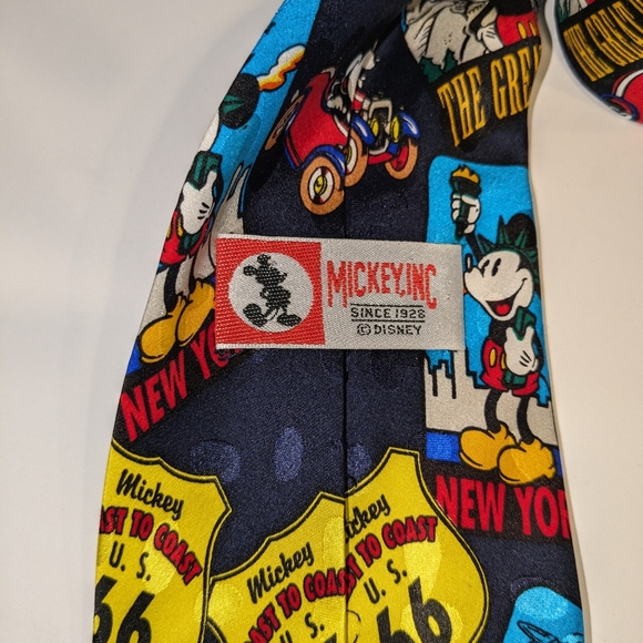 Mickey Mouse "American Road Trip" tie 100% silk - Picture 3 of 4